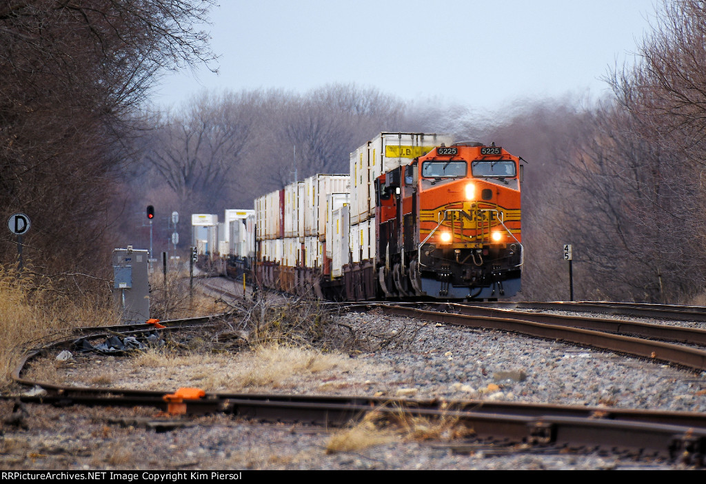 BNSF 5225